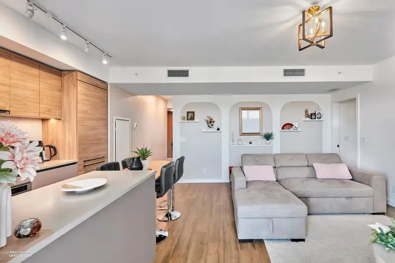 710 10448 UNIVERSITY DRIVE - photo 3 of 40