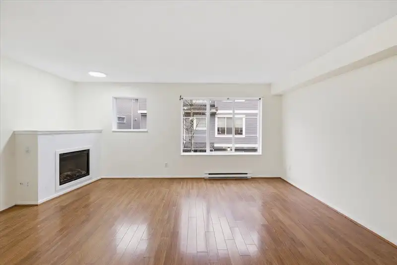53 15155 62A AVENUE - photo 3 of 35