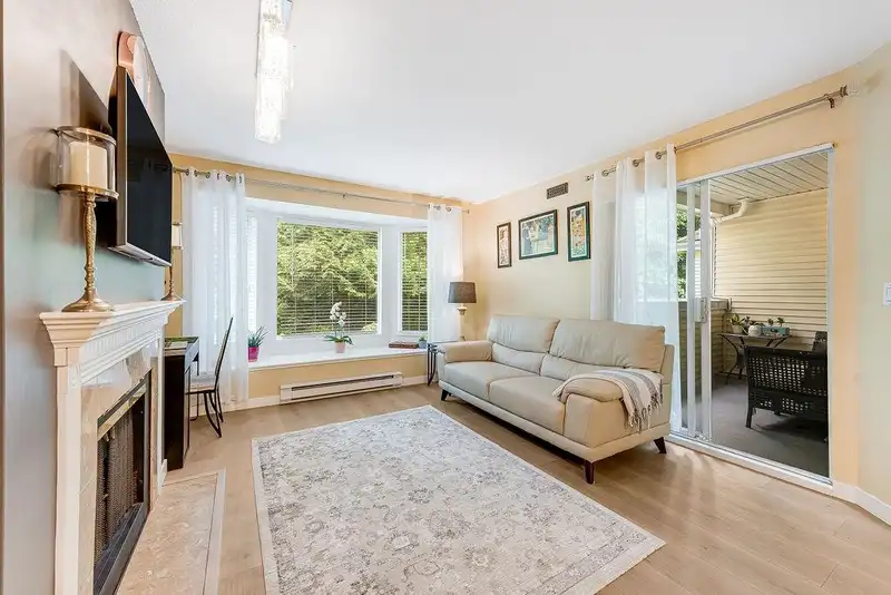 205 6860 RUMBLE STREET - photo 4 of 23