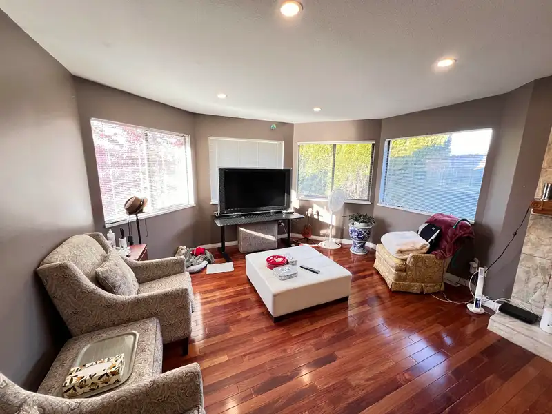 14352 78A AVENUE - photo 1 of 23