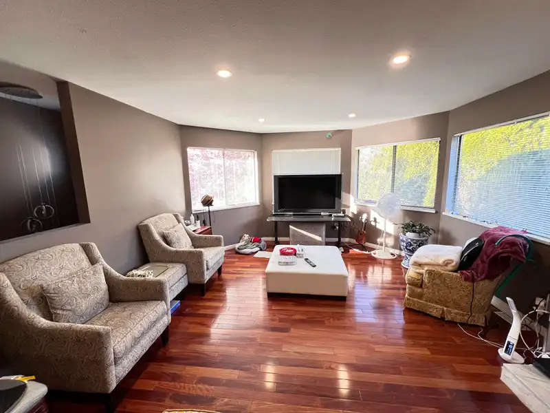 14352 78A AVENUE - photo 2 of 23