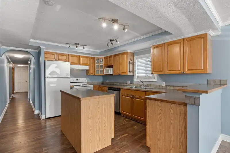 10 45640 WATSON ROAD - photo 4 of 35