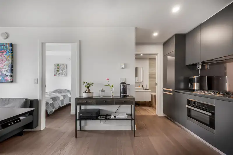2306 1480 HOWE STREET - photo 2 of 27