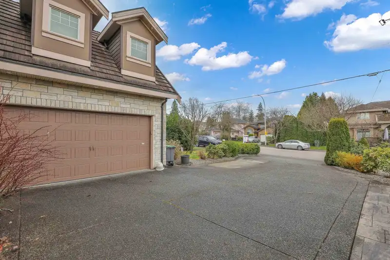 10148 172 STREET - photo 3 of 40