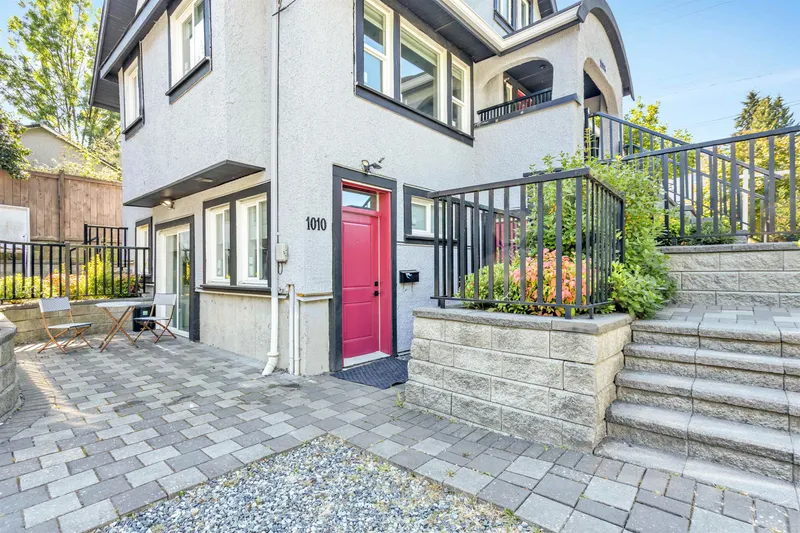 1010 E 24TH AVENUE - photo 1 of 5