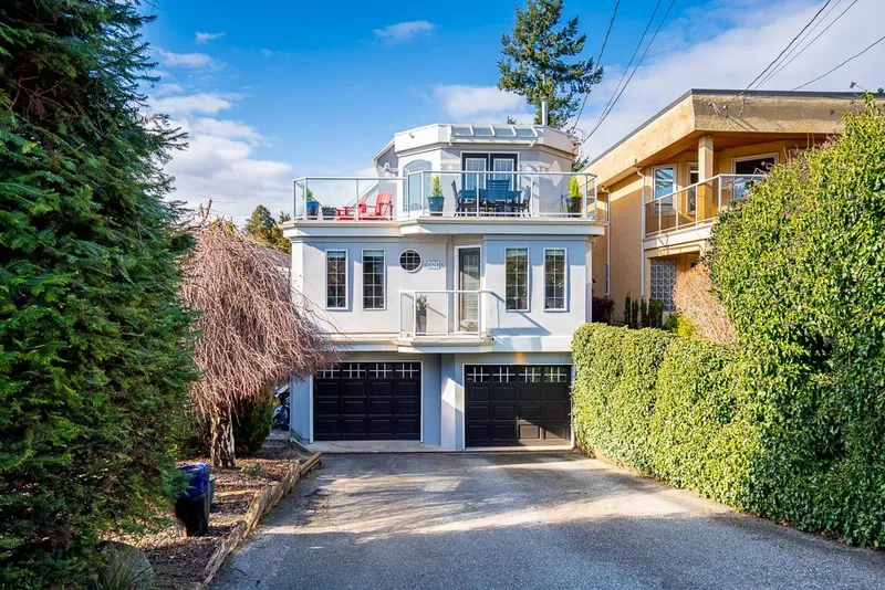 949 KENT STREET - photo 1 of 25