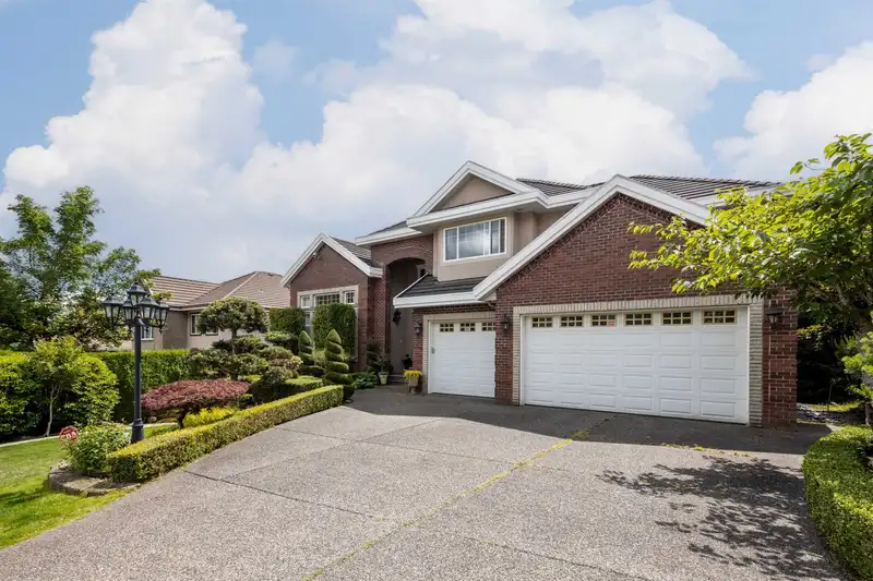 3086 CAROUSEL COURT - photo 2 of 40