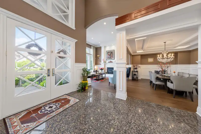 3086 CAROUSEL COURT - photo 3 of 40