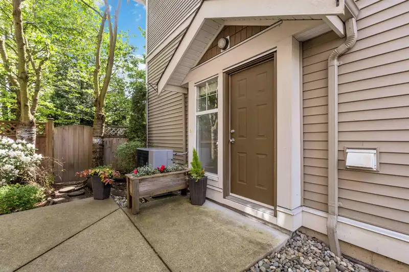 12 6588 188 STREET - photo 3 of 31