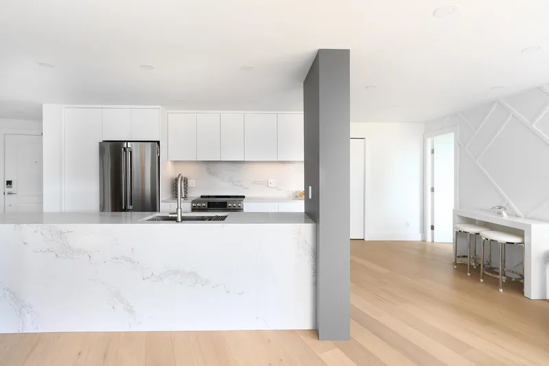 903 995 ROCHE POINT DRIVE - photo 3 of 19