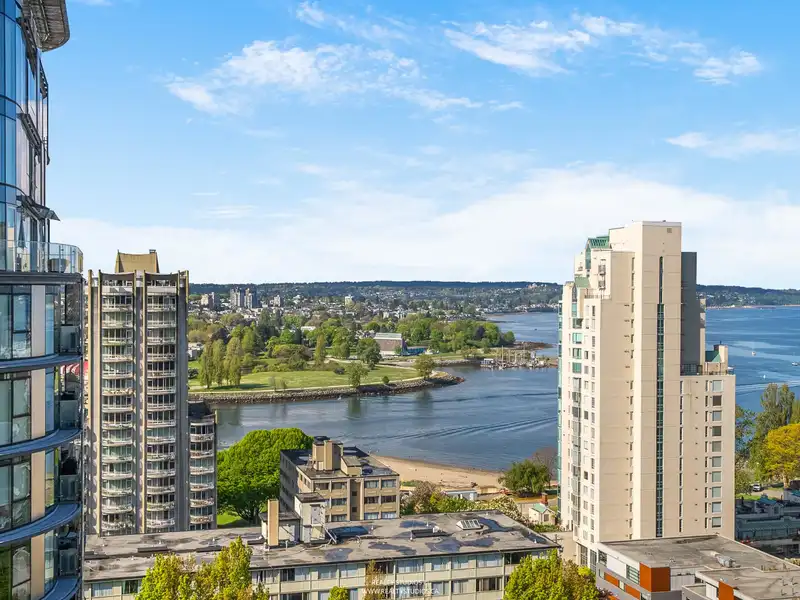 501 1250 BURNABY STREET - photo 1 of 37