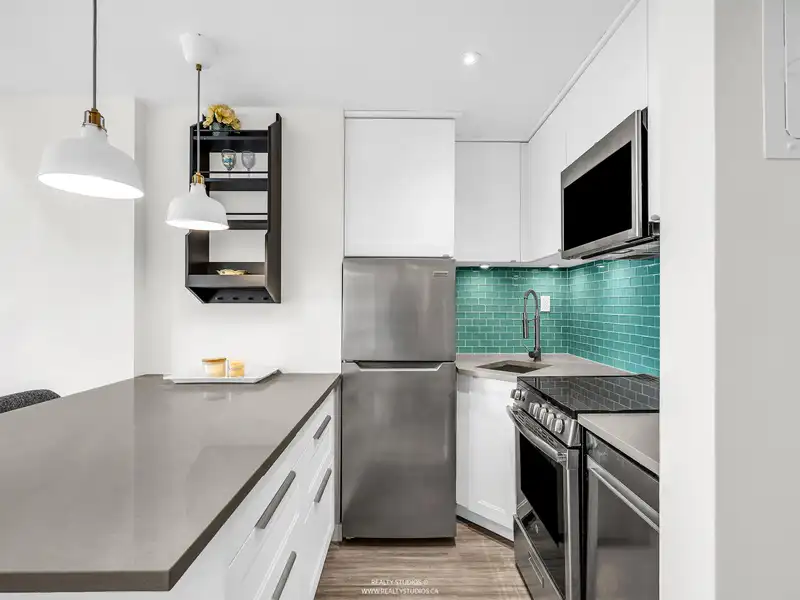 501 1250 BURNABY STREET - photo 3 of 37