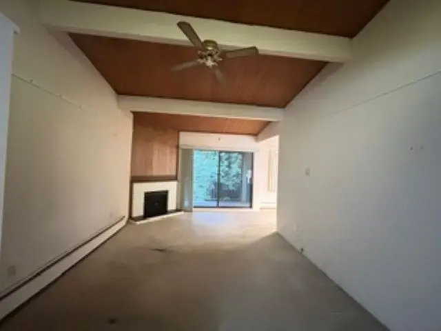 313 3901 CARRIGAN COURT - photo 3 of 12
