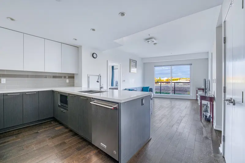 210 7008 RIVER PARKWAY - photo 2 of 25