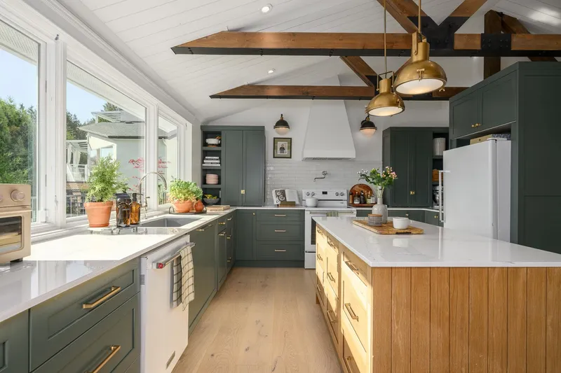 580 IOCO ROAD - photo 4 of 25