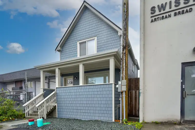1827 PANDORA STREET - photo 1 of 39