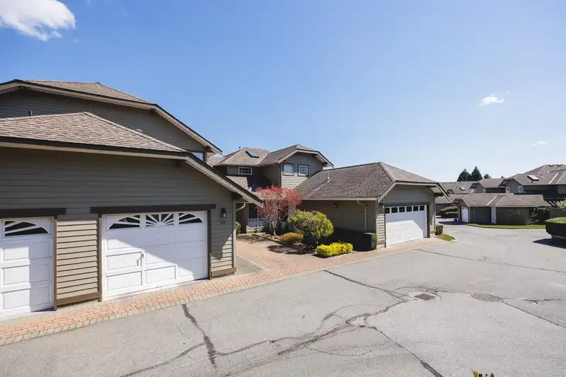 124 16275 15 AVENUE - photo 4 of 40