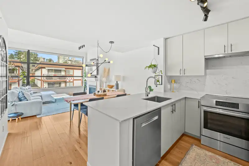 508 124 W 3RD STREET - photo 2 of 24