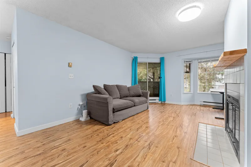 220 7571 MOFFATT ROAD - photo 1 of 9