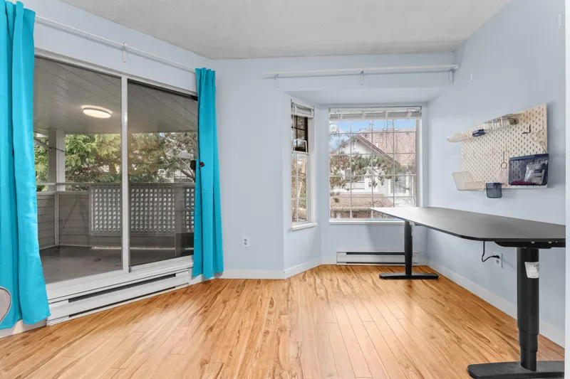 220 7571 MOFFATT ROAD - photo 4 of 9