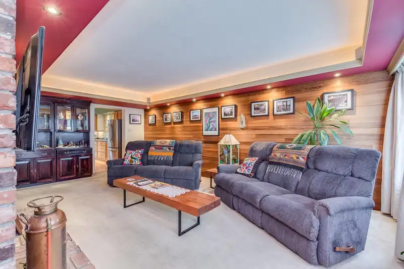 5409 KNIGHT STREET - photo 2 of 29