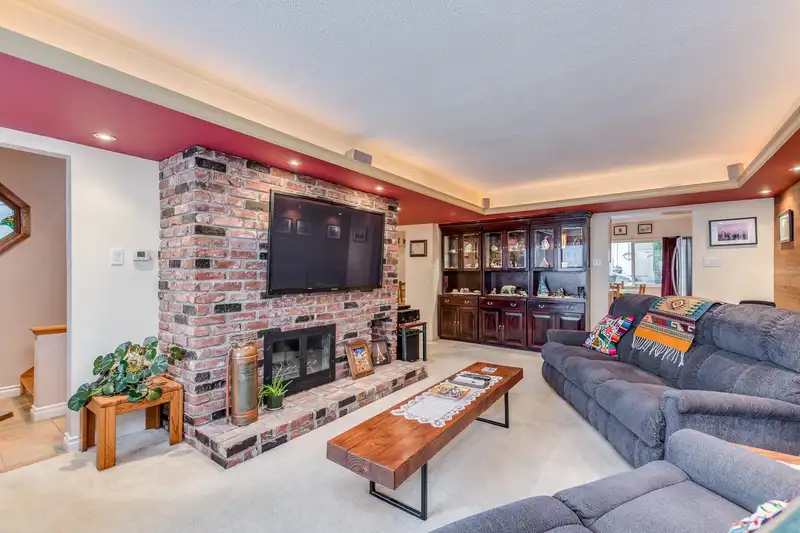 5409 KNIGHT STREET - photo 3 of 29