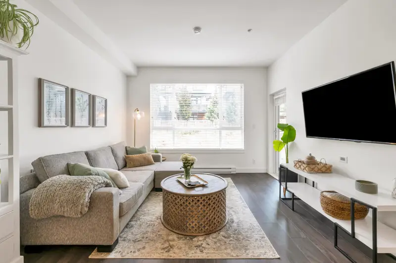 305 16396 64 AVENUE - photo 3 of 25