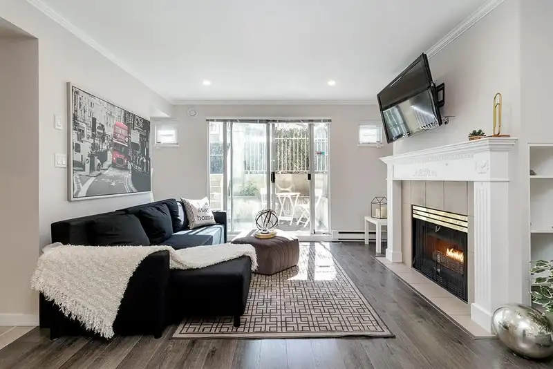 21 2885 E KENT AVENUE NORTH - photo 1 of 29