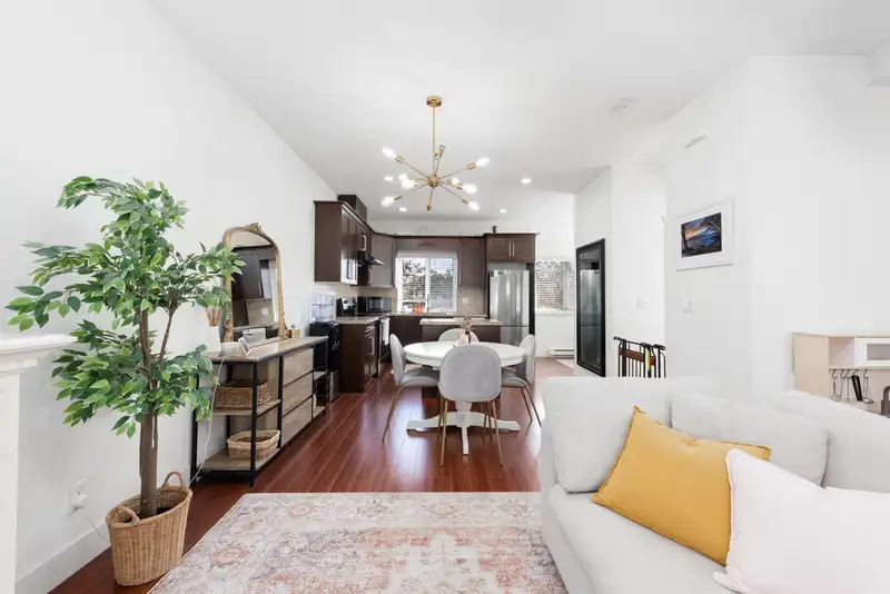 7 22386 SHARPE AVENUE - photo 1 of 33
