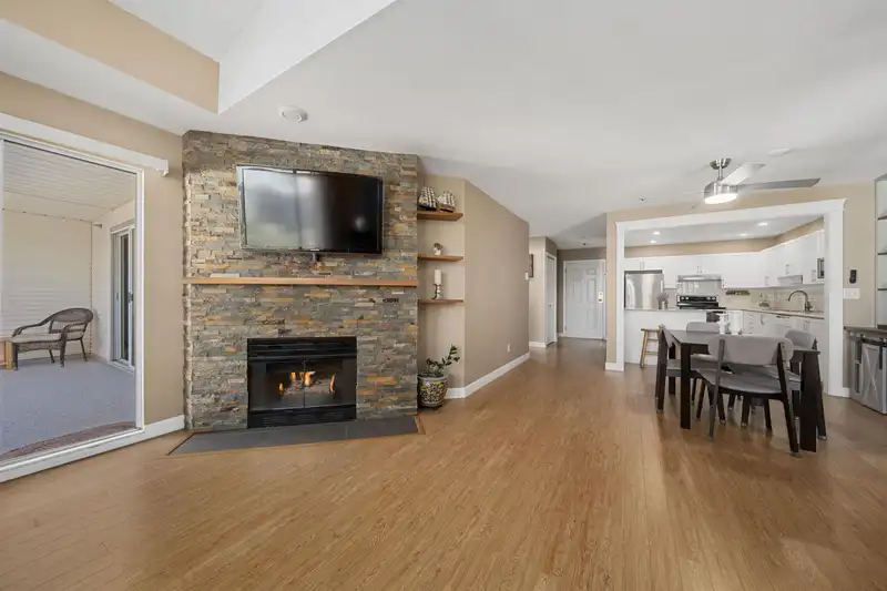 302 19121 FORD ROAD - photo 4 of 28