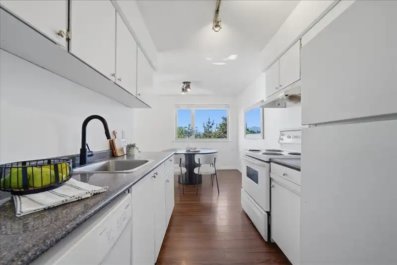314 15238 100 AVENUE - photo 4 of 25