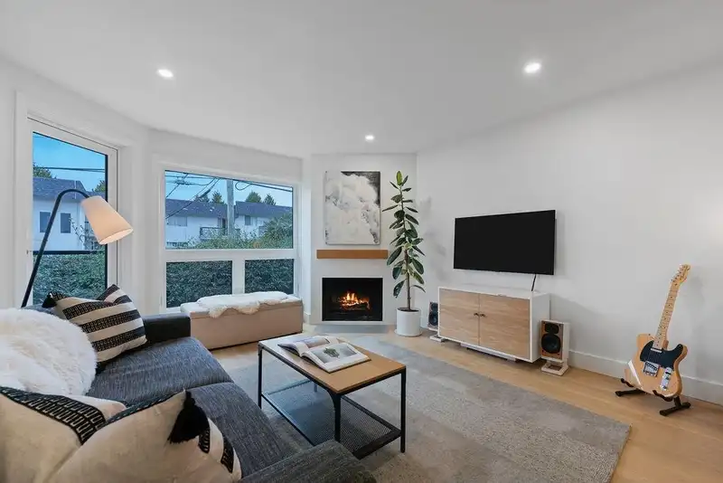 203 607 E 8TH AVENUE - photo 1 of 37