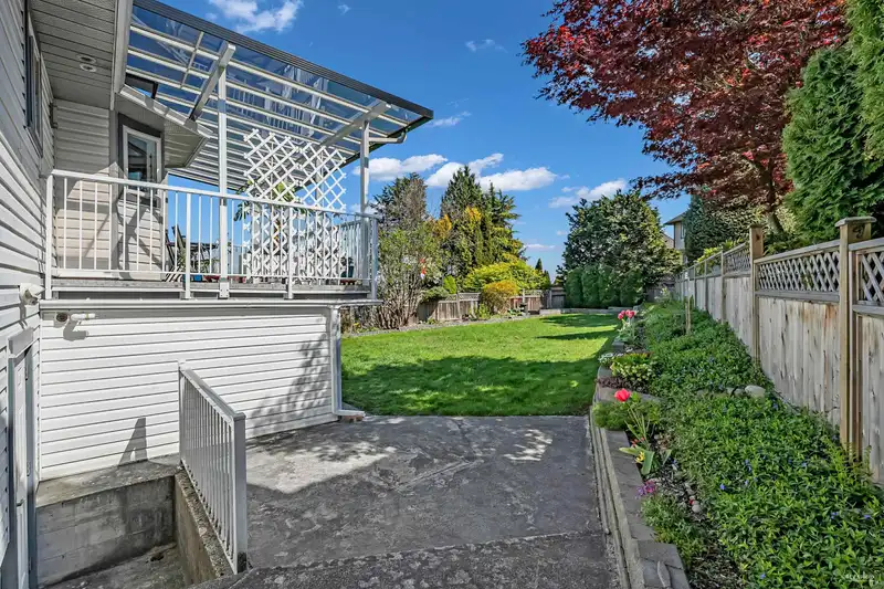 2810 MARA DRIVE - photo 4 of 39