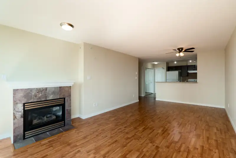 1105 6659 SOUTHOAKS CRESCENT - photo 2 of 36