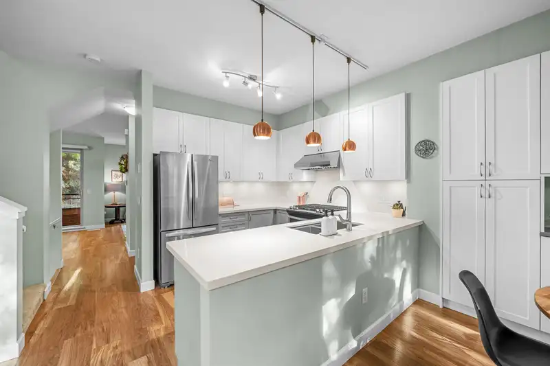 77 100 KLAHANIE DRIVE - photo 4 of 40