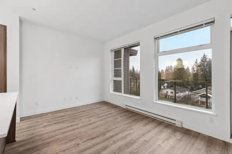 515 516 FOSTER AVENUE - photo 2 of 25