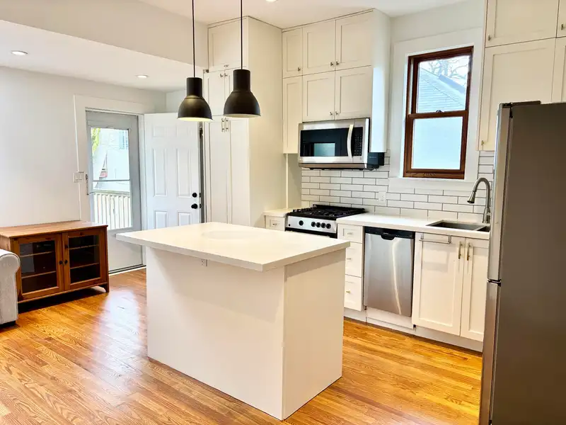 277 E 22ND AVENUE - photo 3 of 8
