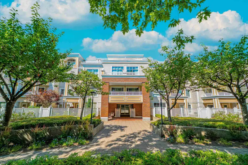 211 7117 ANTRIM AVENUE - photo 1 of 25