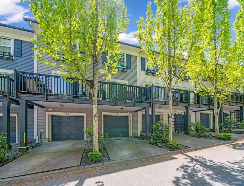 53 8767 162 STREET - photo 1 of 33