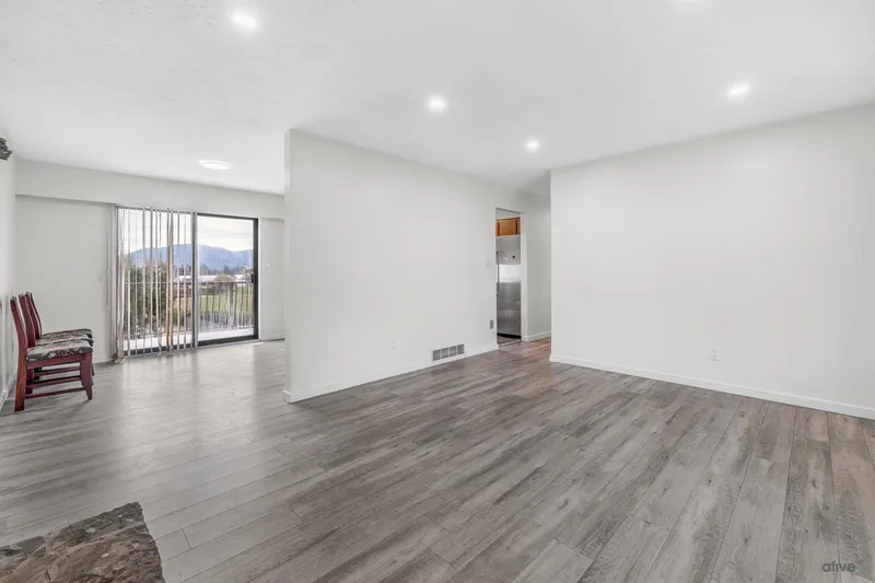 7710 JUNIPER STREET - photo 4 of 20