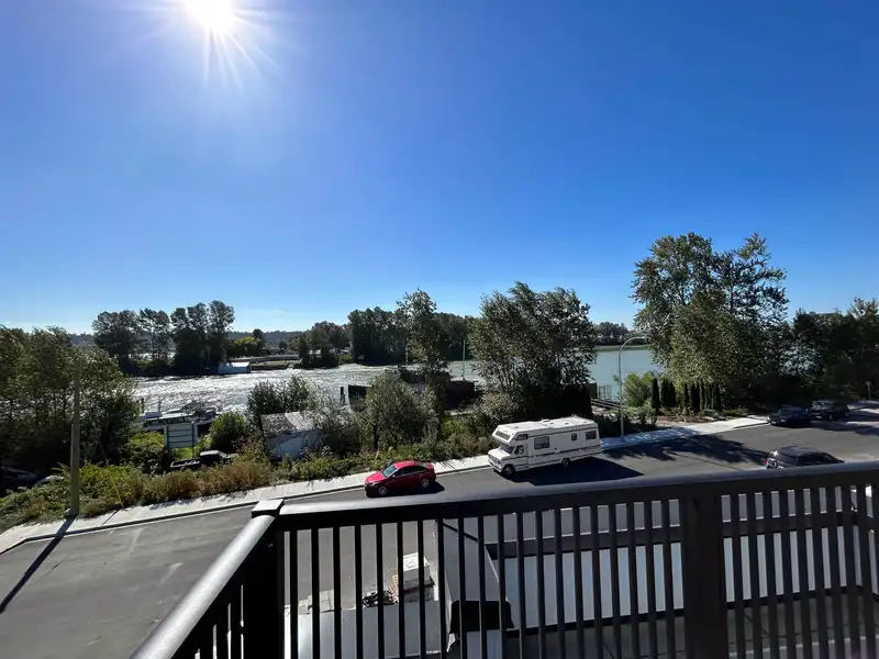 6 629 SOUTH DYKE ROAD - photo 1 of 18