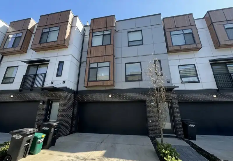 6 629 SOUTH DYKE ROAD - photo 3 of 18