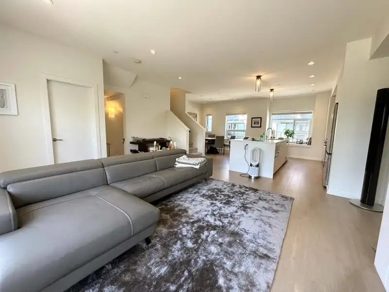 6 629 SOUTH DYKE ROAD - photo 4 of 18