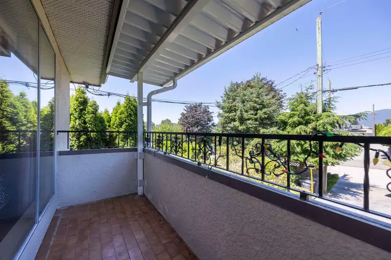 7220 UNION STREET - photo 4 of 38