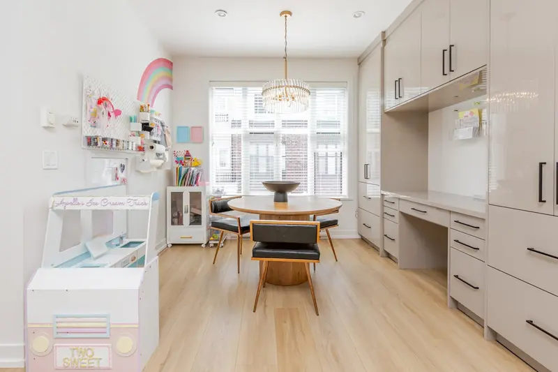 11 15588 32ND AVENUE - photo 1 of 25