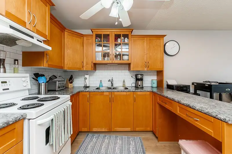 307 1122 KING ALBERT AVENUE - photo 3 of 17