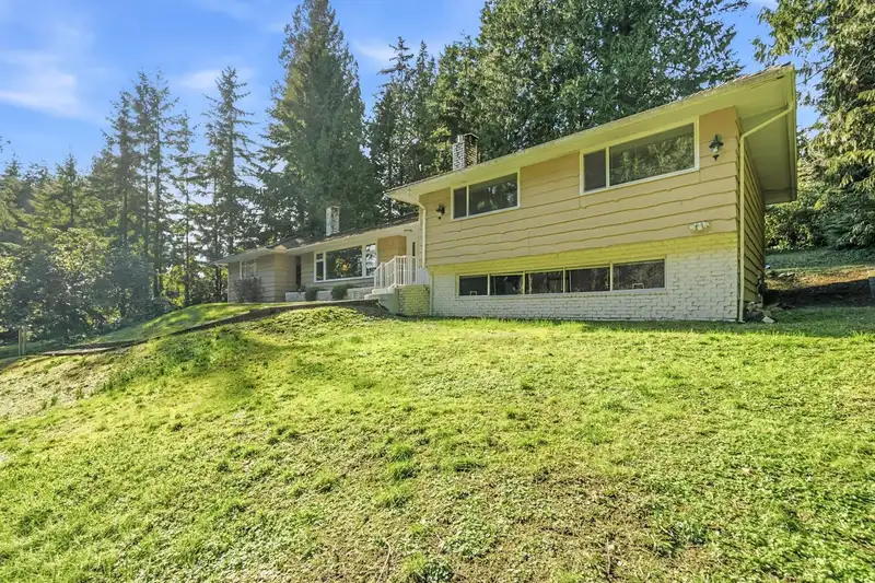 315 STEVENS DRIVE - photo 3 of 32