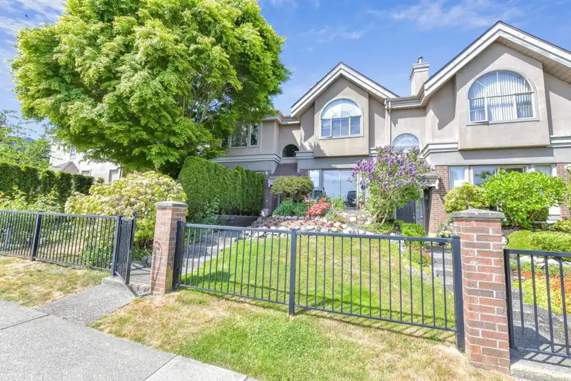 15415 RUSSELL AVENUE - photo 1 of 25