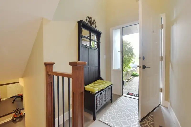 15415 RUSSELL AVENUE - photo 2 of 25