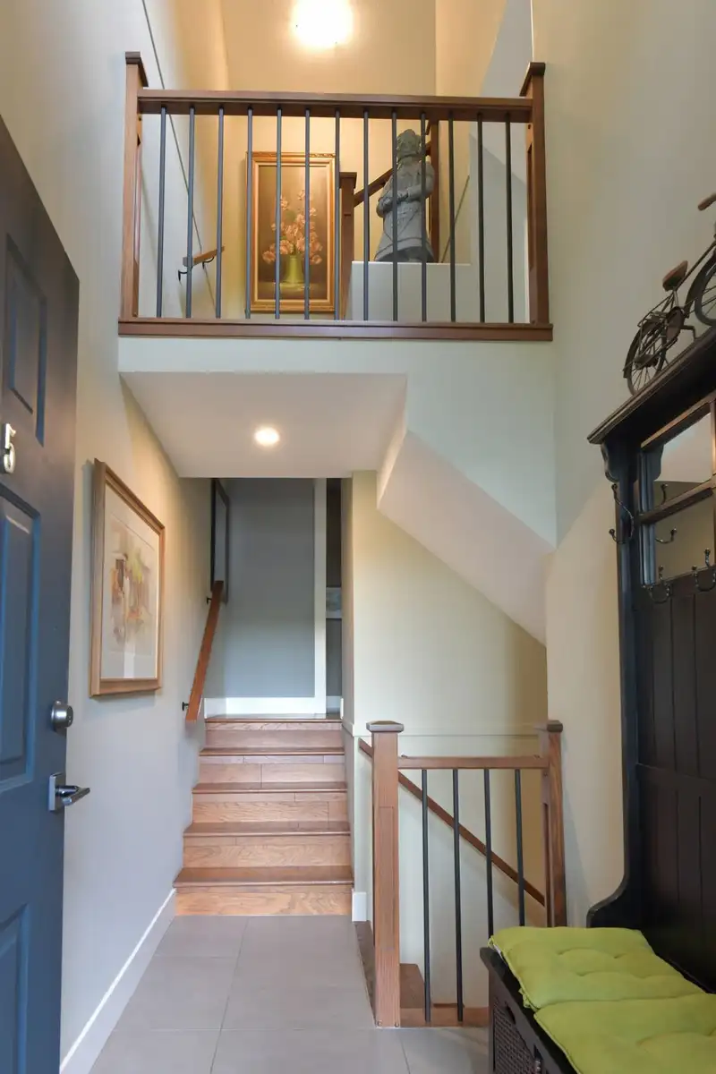 15415 RUSSELL AVENUE - photo 3 of 25
